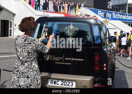 Cannes, France. 18th July, 2023. The Rugby Union World Cup trophy, the Webb Ellis Cup, is displayed to the public outside the Palais Des festivals o, July 18, 2023 in Cannes, south of France. France is hosting Rugby World Cup 2023 and the International Wheelchair Rugby Cup from 8 September to 28 October, 2023. Photo by Lionel Urman/ABACAPRESS.COM Credit: Abaca Press/Alamy Live News Stock Photo