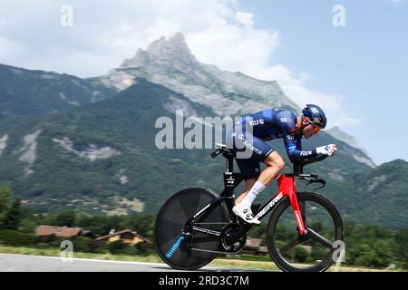 Combloux, France. 18th July, 2023. Dutch Lars van den Berg of Groupama-FDJ pictured in action during stage 16 of the Tour de France cycling race, an individual time trial from Passy to Combloux (22, 4 km), France, Tuesday 18 July 2023. This year's Tour de France takes place from 01 to 23 July 2023. BELGA PHOTO DAVID PINTENS Credit: Belga News Agency/Alamy Live News Stock Photo