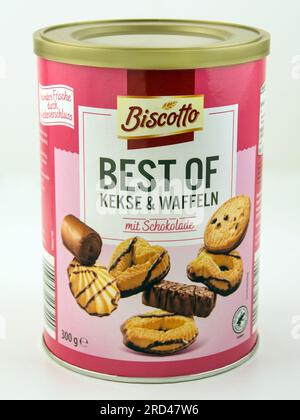 Hamburg, Germany - July 18  2023: Biscotto Best of Kekse und Waffeln in der Dose mit Schokolade auf weissem Hintergrund - Biscotto Best of biscuits an Stock Photo