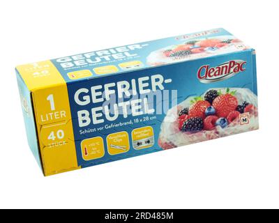 Hamburg, Germany - July 18  2023: Müller Clean Pac, Gefriebeutel 1,  Liter im Pappkarton  auf weißem Hintergrund Stock Photo