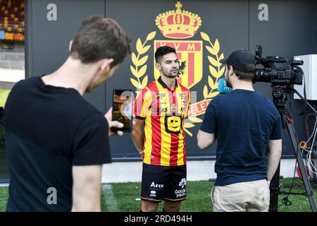 Mechelen, Belgium. 18th July, 2023. Mechelen's assistant coach Gunter Van  Handenhoven poses for a portrait picture at the 2023-2024 season photoshoot  of Belgian Jupiler Pro League team KV Mechelen, Tuesday 18 July