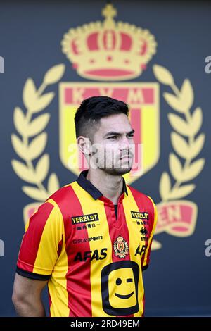 Mechelen, Belgium. 18th July, 2023. Mechelen's assistant coach Gunter Van  Handenhoven poses for a portrait picture at the 2023-2024 season photoshoot  of Belgian Jupiler Pro League team KV Mechelen, Tuesday 18 July