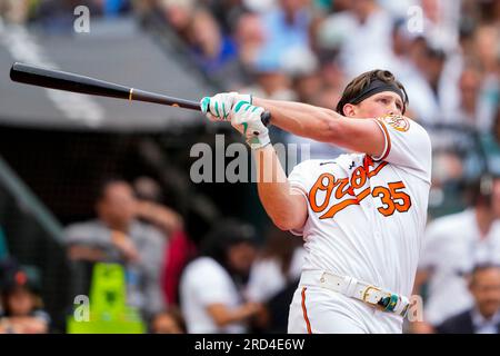 American League's Adley Rutschman, of the Baltimore Orioles, hugs