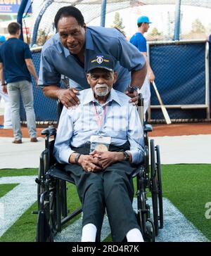 Negro baseball league umpire Bob Motley and wife Pearline with hall of fame  baseball player George Brett during a cruise on the sea in Italy Stock  Photo - Alamy