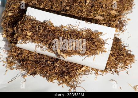 do juuls have tobacco JUUL Pod Ingredients: What's in E-Cigarettes?