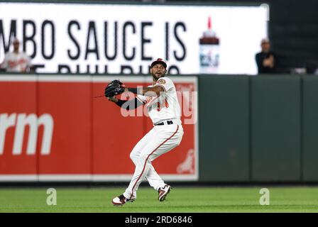 Baltimore, MD, USA; Baltimore Orioles center fielder Aaron Hicks (34)  readies to hit during an MLB game against the Cleveland Guardians on  Wednesday Stock Photo - Alamy