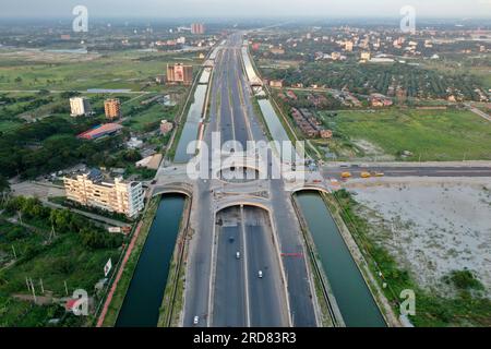 Dhaka Bangladesh July 19 2023 Purbachal Expressway 300 Feet Road dhaka-bangladesh-july-19-2023-purbachal-expressway-300-feet-road