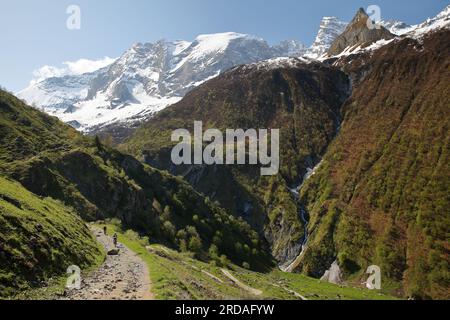 A hiking trail at the end of the valley of Champagny le Haut, Vanoise National Park, Northern French Alps, Tarentaise, Savoie,France Stock Photo