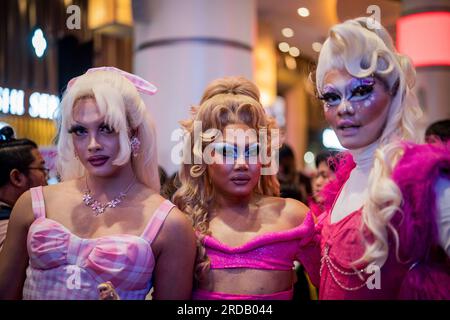 Bangkok, Thailand. 20th July, 2023. Drag queens attend the 'Barbie' movie premiere in Bangkok. Fans and artists attend the exclusive pink carpet premiere of 'Barbie' at Siam Paragon Cineplex on July 19, 2023. Credit: Matt Hunt/Neato/Alamy Live News Stock Photo