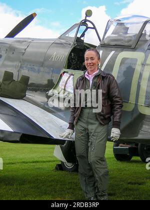 Carolyn Grace, female pilot and owner of Supermarine Spitfire Second World War fighter plane. World War Two Spitfire TIX ML407 airplane Stock Photo