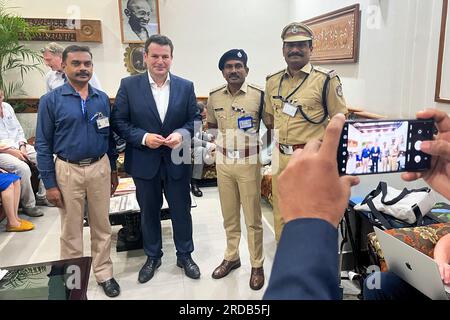 Thiruvananthapuram, India. 20th July, 2023. Hubertus Heil (SPD, 2nd from left), Federal Minister of Labor and Social Affairs, stands with military personnel in the VIP lounge at Thiruvananthapuram Airport for a group photo. Minister Heil is in India to promote Germany as an attractive immigration destination for skilled workers. Credit: Christophe Gateau/dpa/Alamy Live News Stock Photo