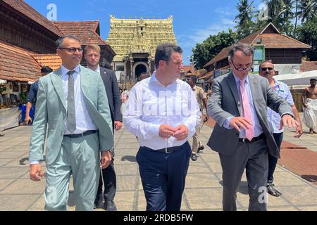 Thiruvananthapuram, India. 20th July, 2023. Hubertus Heil (SPD, M), Federal Minister of Labor and Social Affairs, visits the Hindu temple Padmanabhaswamy. Minister Heil is in India to promote Germany as an attractive immigration destination for skilled workers. Credit: Christophe Gateau/dpa/Alamy Live News Stock Photo