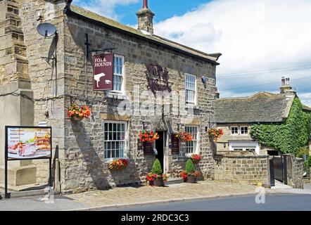 The Fox and Hounds pub in Bramhope, near Leeds, West Yorkshire, England UK Stock Photo