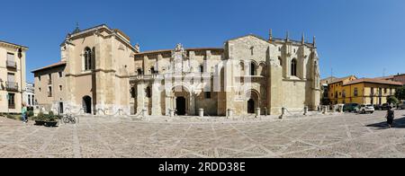 León Spain - 07 04 2021: Panoramic view at the San Isidoro square, located on Léon downtown with various iconic monuments, San Isidoro Basílica and Mu Stock Photo