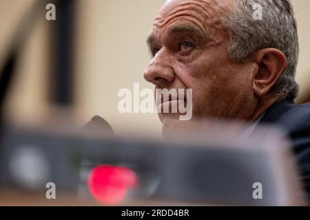 Washington, Vereinigte Staaten. 20th July, 2023. Robert F. Kennedy Jr. testifies at a US House Committee on the Judiciary hearing on the 'Weaponization of the Federal Government' in Washington, DC, Thursday, July 20, 2023. Credit: Julia Nikhinson/CNP/dpa/Alamy Live News Stock Photo