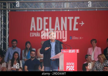 Gijon, Spain, 20th July, 2023: Former President of the Government of Spain, Jose Luis Rodriguez Zapatero speaking during the PSOE rally on July 20, 2023, in Gijon, Spain. Credit: Alberto Brevers / Alamy Live News Stock Photo