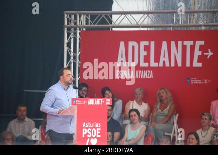 Gijon, Asturias, Spain. 20th July, 2023. Gijon, Spain, 20th July, 2023: The President of the Principality of Asturias, Adrian Barbon speaking during the PSOE rally on July 20, 2023, in Gijon, Spain. (Credit Image: © Alberto Brevers/Pacific Press via ZUMA Press Wire) EDITORIAL USAGE ONLY! Not for Commercial USAGE! Stock Photo