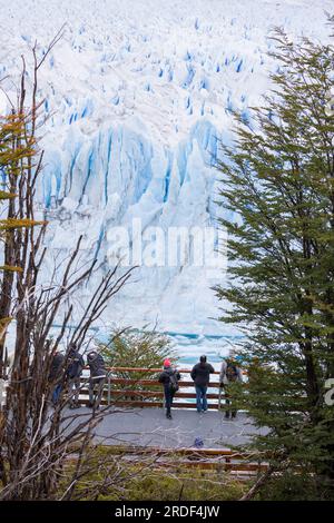 people observe cracks and blues of the perito moreno glacier Stock Photo