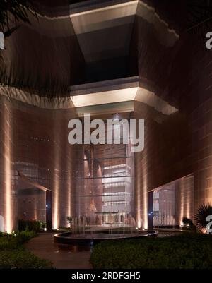 Exterior view. Surat Diamond Bourse, Surat, India. Architect ...
