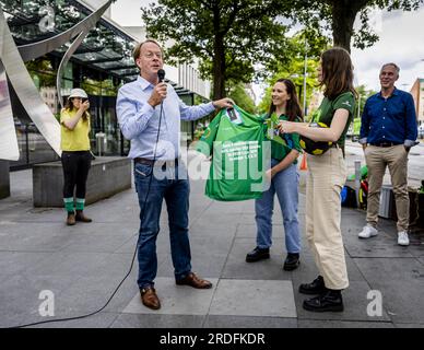 AMERSFOORT - CEO Jan Derck van Karnebeek of FrieslandCampina is talking to demonstrators from Milieudefensie Jong in front of the dairy company's head office. The youth organization wants an answer to the question of whether FrieslandCampina intends to reduce its CO2 emissions in line with the Paris Climate Agreement. ANP SEM VAN DER WAL netherlands out - belgium out Stock Photo