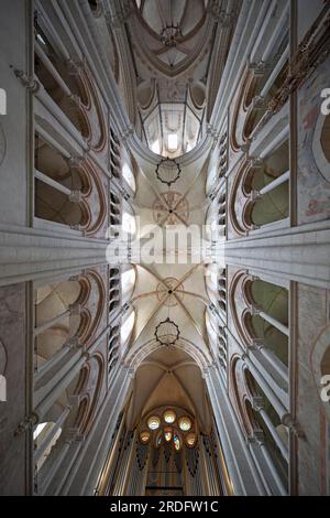 Limburg Cathedral St. George, interior view with view upwards to the vault, Limburg an der Lahn, Hesse, Germany Stock Photo