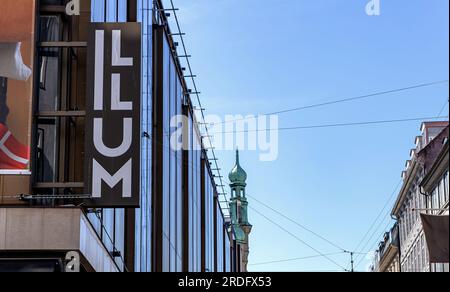Vuggeviser stenografi Bliv forvirret Illum fashion shopping center with expensive brands in Copenhagen, Denmark  Stock Photo - Alamy