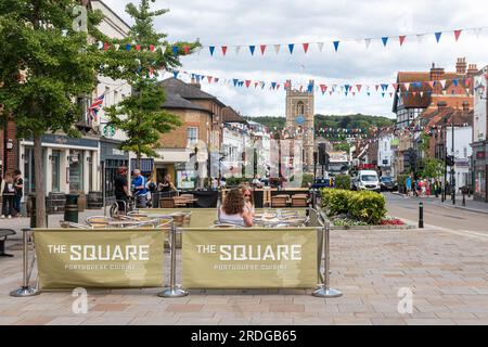 View of the Market Square in Henley-on-Thames town centre, Oxfordshire, England, UK, on a busy summer day Stock Photo