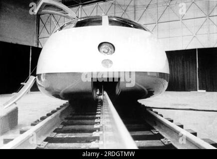 Linear Induction Train What is a linear induction motor Stock Photo - Alamy