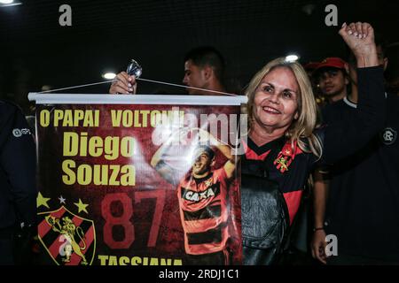 Recife, Brazil. 21st July, 2023. PE - RECIFE - 21/07/2023 - RECIFE, ARRIVAL OF DIEGO SOUZA - Torcida Sport packs Recife airport to receive Diego Souza who arrives on Friday night (21) for his third visit to Clube do Sport. Photo: Rafael Vieira/AGIF/Sipa USA Credit: Sipa USA/Alamy Live News Stock Photo