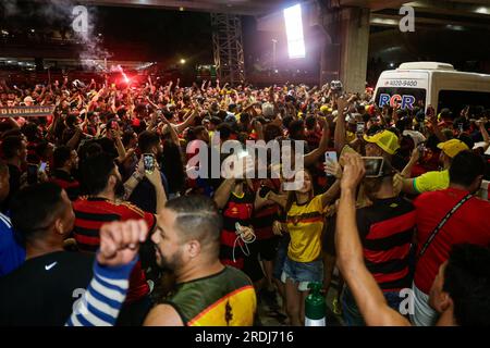 Recife, Brazil. 21st July, 2023. PE - RECIFE - 21/07/2023 - RECIFE, ARRIVAL OF DIEGO SOUZA - Torcida Sport packs Recife airport to receive Diego Souza who arrives on Friday night (21) for his third visit to Clube do Sport. Photo: Rafael Vieira/AGIF/Sipa USA Credit: Sipa USA/Alamy Live News Stock Photo