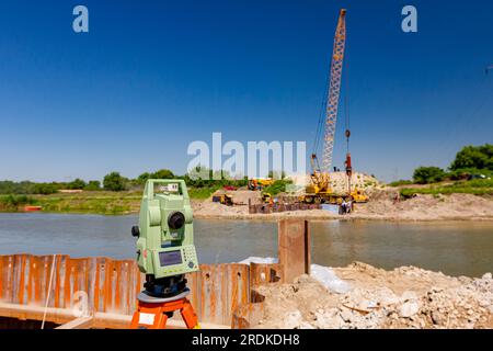 Electronic leveler device ensure precise measurements before ...