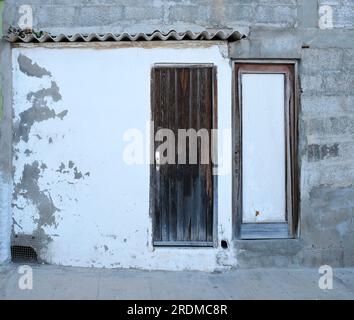Locally available materials hi-res stock photography and images - Alamy
