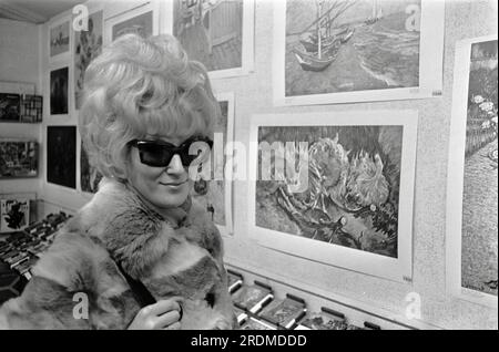 Dusty Springfield at the Stedelijk Museum in Amsterdam, 1968 Stock Photo