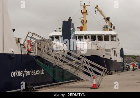 Kirkwall, Orkneys, Scotland, UK. 4 June 2023.  Lifting a ships metal gangway into place on an inter island ferry berthed in Kirkwall, Scotland UK. Stock Photo