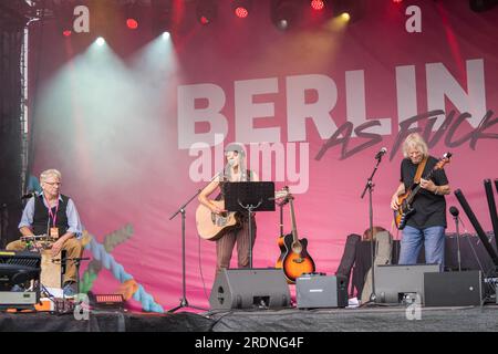 Berlin, Germany.July 22, 2023. Berlin, Germany. July 22nd 2023. Kai & Funky from Ton Steine Scherben feat. Birte Volta on stage at the CSD Finale 2023 at the Brandenburg Gate Stock Photo