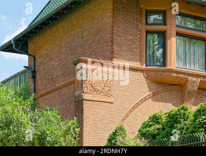 Clinton Hill Historic District: 241 Clinton Avenue/224-232 Waverly Avenue, Charles Millard Pratt House, designed by William Tubby and built in 1893. Stock Photo