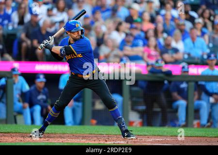 Seattle Mariners' AJ Pollock looks to swing during an at-bat