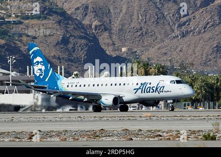 Palm Springs, California, USA. 10th July, 2022. An Alaska Airlines passenger flight landing at the airport in Palm Springs. (Credit Image: © Ian L. Sitren/ZUMA Press Wire) EDITORIAL USAGE ONLY! Not for Commercial USAGE! Stock Photo