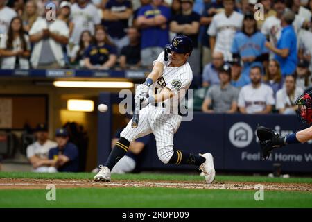 Milwaukee, Wisconsin, USA. Milwaukee, WI, USA. 22nd July, 2023. Milwaukee Brewers right fielder Sal Frelick (10) hits a sacrifice fly that scores two runs during the game between the Milwaukee Brewers and the Atlanta Braves at American Family Field in Milwaukee, WI. Darren Lee/CSM/Alamy Live News Credit: Cal Sport Media/Alamy Live News Stock Photo