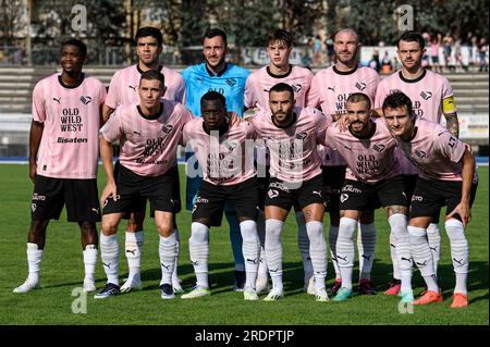 Players of Palermo FC pose for a team photo prior to the pre-season  friendly football match between Bologna FC and Palermo FC Stock Photo -  Alamy