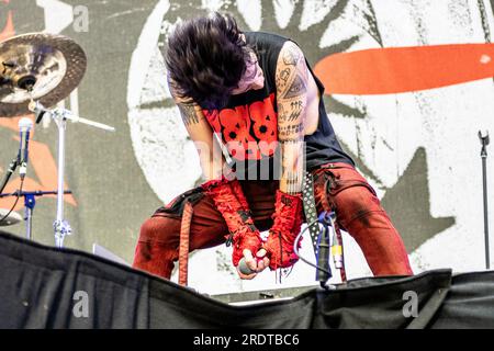 ONE OK ROCK　taka着用　AGENT KNOCKコンチョ taka-one-ok-rock-2rdtbc6.jpg