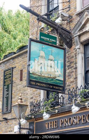 16th century The Prospect of Whitby Pub, Wapping Wall, Wapping, The London Borough of Tower Hamlets, Greater London, England, United Kingdom Stock Photo