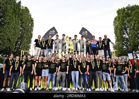 Paris, France. 23rd July, 2023. Team Jumbo-Visma riders and staff celebrate after winning the Tour de France cycling race, from Saint-Quentin-en-Yvelines to Paris, France, Sunday 23 July 2023. This year's Tour de France takes place from 01 to 23 July 2023. BELGA PHOTO JASPER JACOBS Credit: Belga News Agency/Alamy Live News Stock Photo