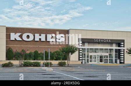 Houston, Texas USA 07-04-2023: Kohl's with Sephora department store exterior in Houston, TX. Large USA Retail chain founded in 1958. Stock Photo