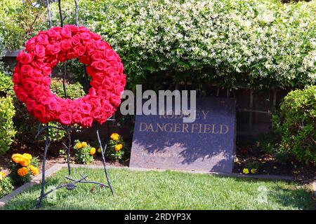 Grave of RODNEY DANGERFIELD & Last Home WESTWOOD Cemetery 