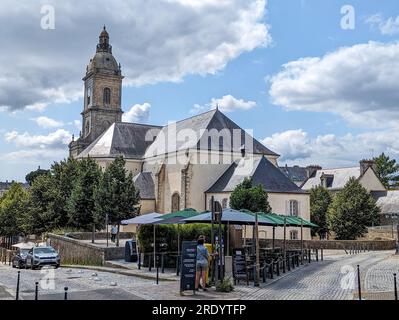 (C) Denis TRASFI / MAXPPP - France, Bretagne, Morbihan, Ville de Vannes le 21 juillet 2023 - Église Saint-Patern / France, Brittany, Morbihan, City of Stock Photo