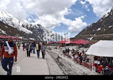 Kedarnath is one of the most sacred pilgrimages of Lord Shiva situated in Rudraprayag district of Garhwal region in Uttarakhand. Kedarnath is one of the Char Dham in Uttarakhand and the most important dham among Panch kedar. Kedarnath is situated at an altitude of 3586 mts, in the lap of the majestic mountain peaks and near the head of river Mandakini, Kedarnath range stands one of the twelve Jyotirlingas of Lord Shiva. India. Stock Photo