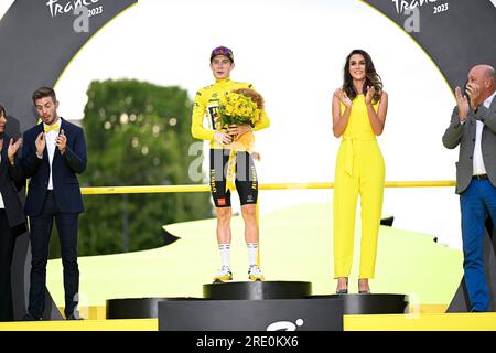 Paris, France. 23rd July, 2023. Jonas Vingegaard (Jumbo-Visma) with the yellow jersey during the stage 21 of the Tour de France 2023 cycling race on Avenue des Champs-Elysees on July 23, 2023 in Paris, France. Credit: Victor Joly/Alamy Live News Stock Photo