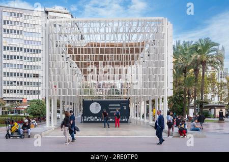 Agora Valencia, ist ein nachhaltiger Pavillon auf dem Rathausplatz, der anlässlich der Aktivitäten zu „Valencia Welthauptstadt des Designs“ aufgebaut Stock Photo