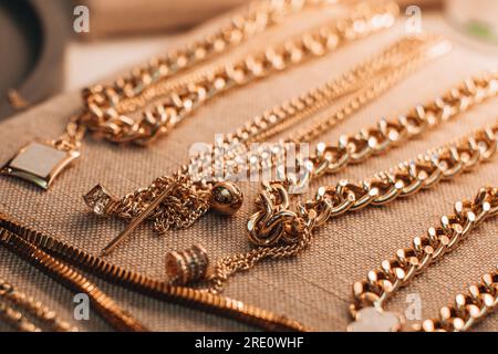 Jewelry store hot sale gold chains